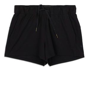 Lululemon On The Fly Shorts, Size 6